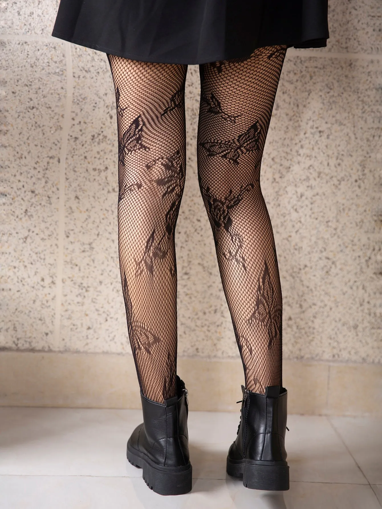 1 Pair Fishnet Tights - Black