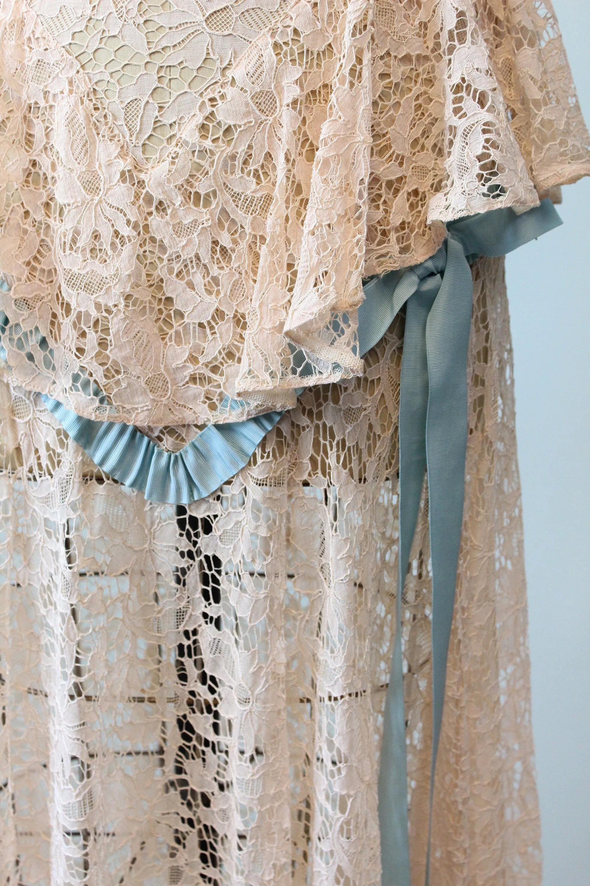 1930s PEACH LACE blue ribbon gown WEDDING dress xs | new spring