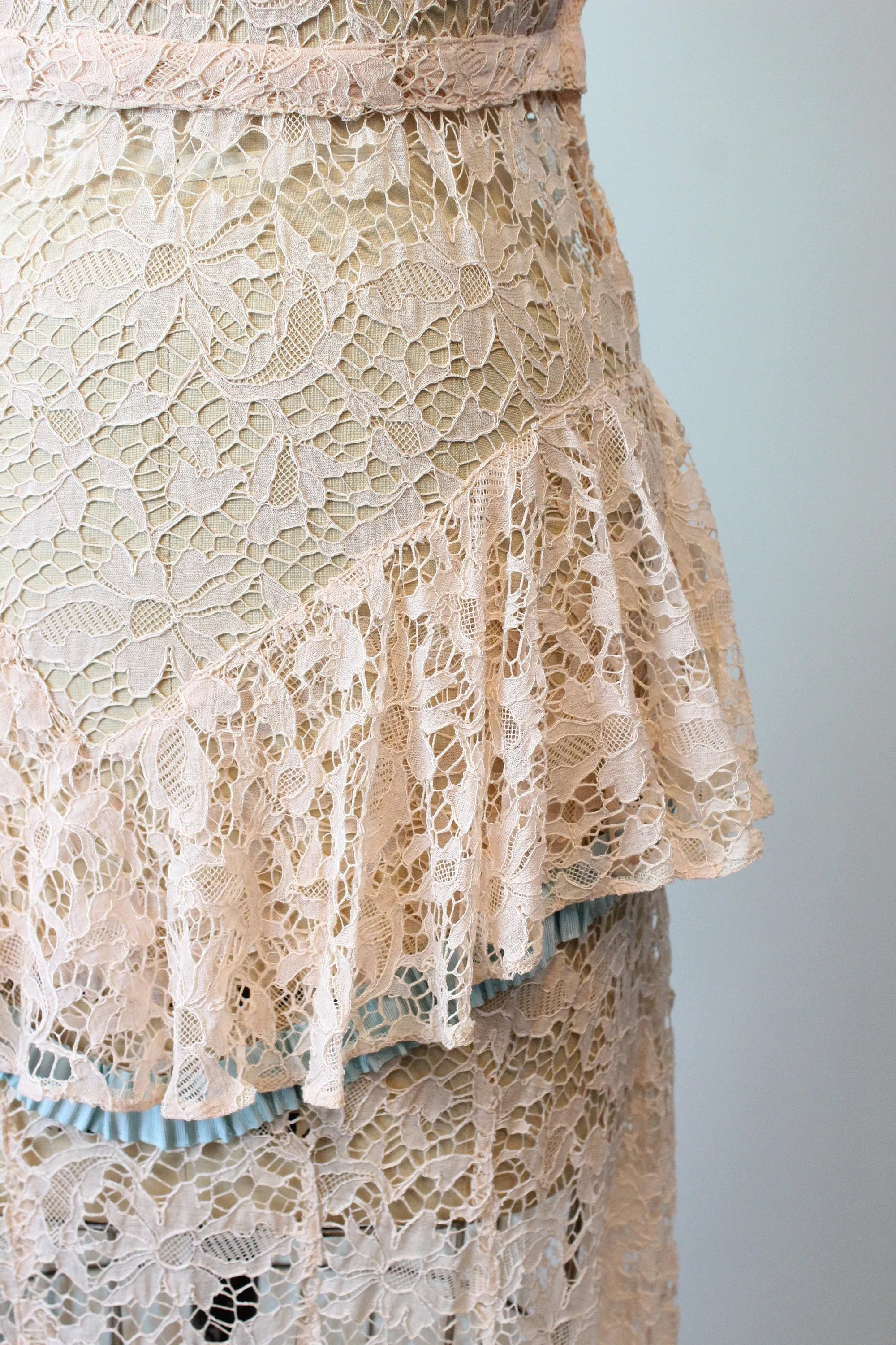 1930s PEACH LACE blue ribbon gown WEDDING dress xs | new spring