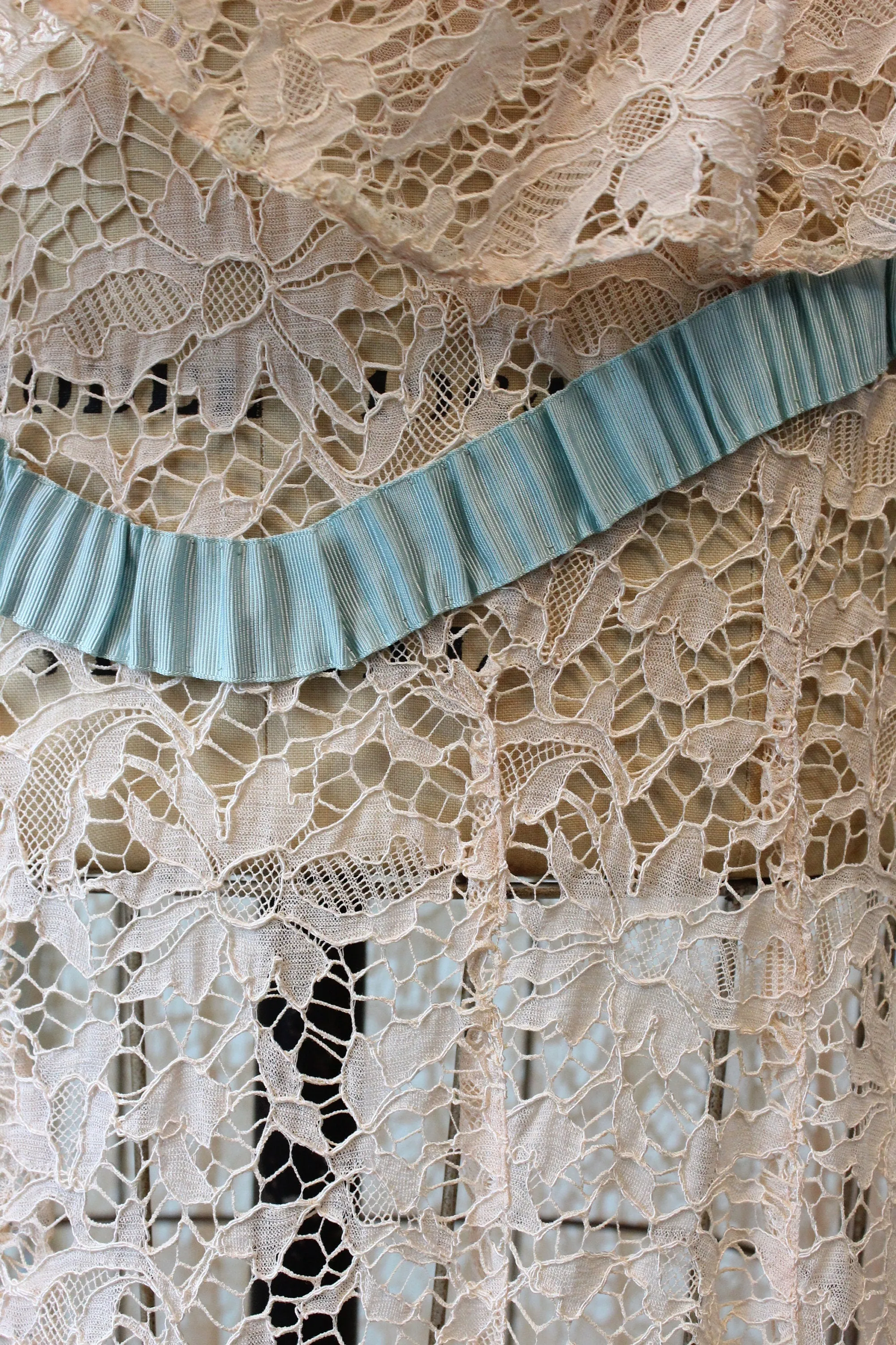 1930s PEACH LACE blue ribbon gown WEDDING dress xs | new spring