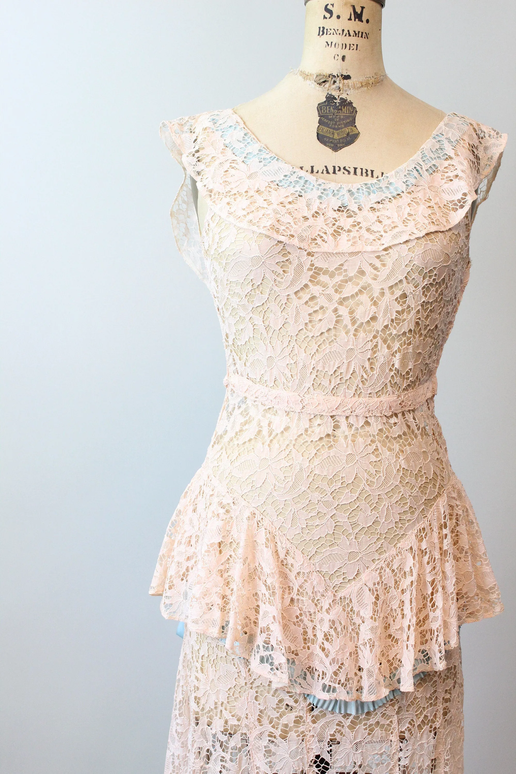 1930s PEACH LACE blue ribbon gown WEDDING dress xs | new spring