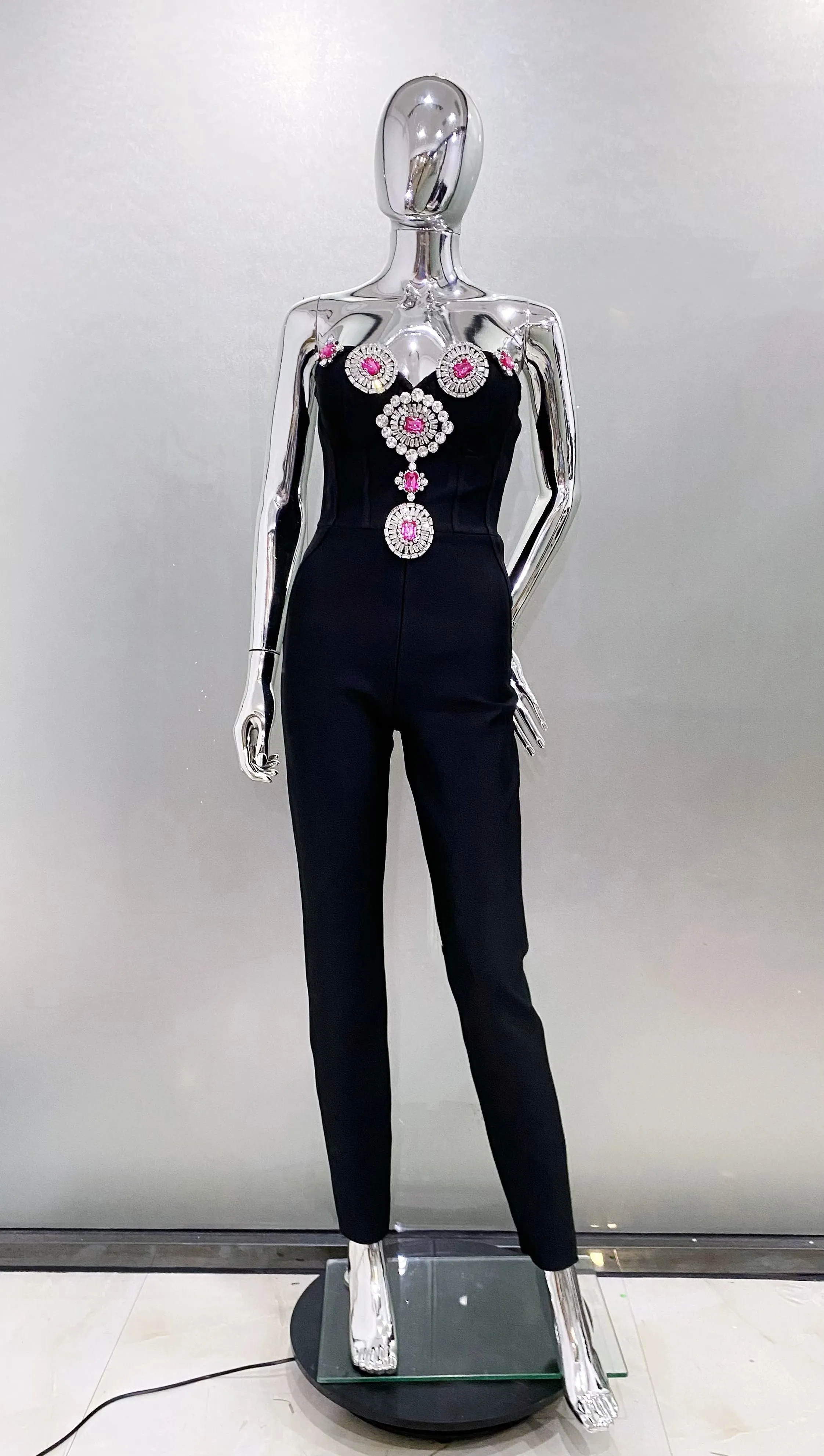 2024 New Fashion Celebrate Sparkly Crystals Women Sexy Strapless Bodycon Bandage Jumpsuit Runway Nightclub Party Wear Wholesale