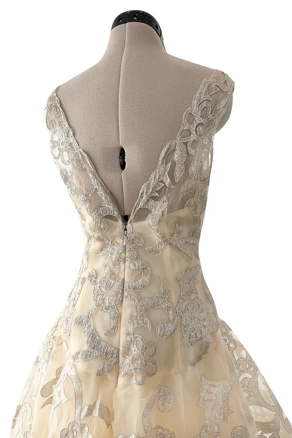 Dreamy Pre-Fall 2015 Oscar de la Renta Look 36 Metallic Gold Applique & Ivory Net Dress