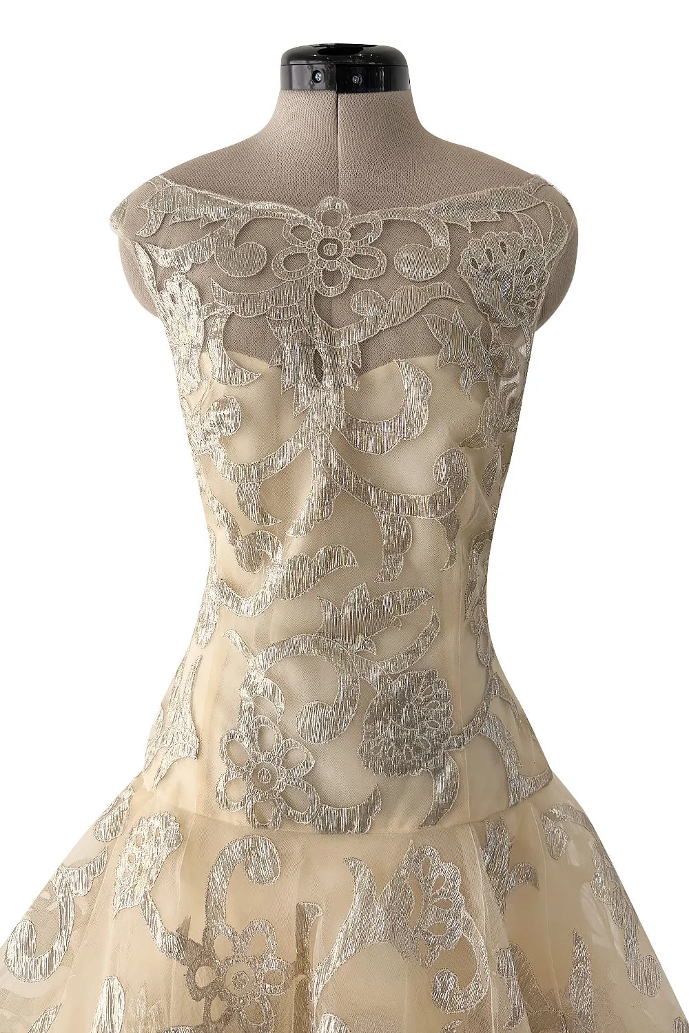 Dreamy Pre-Fall 2015 Oscar de la Renta Look 36 Metallic Gold Applique & Ivory Net Dress