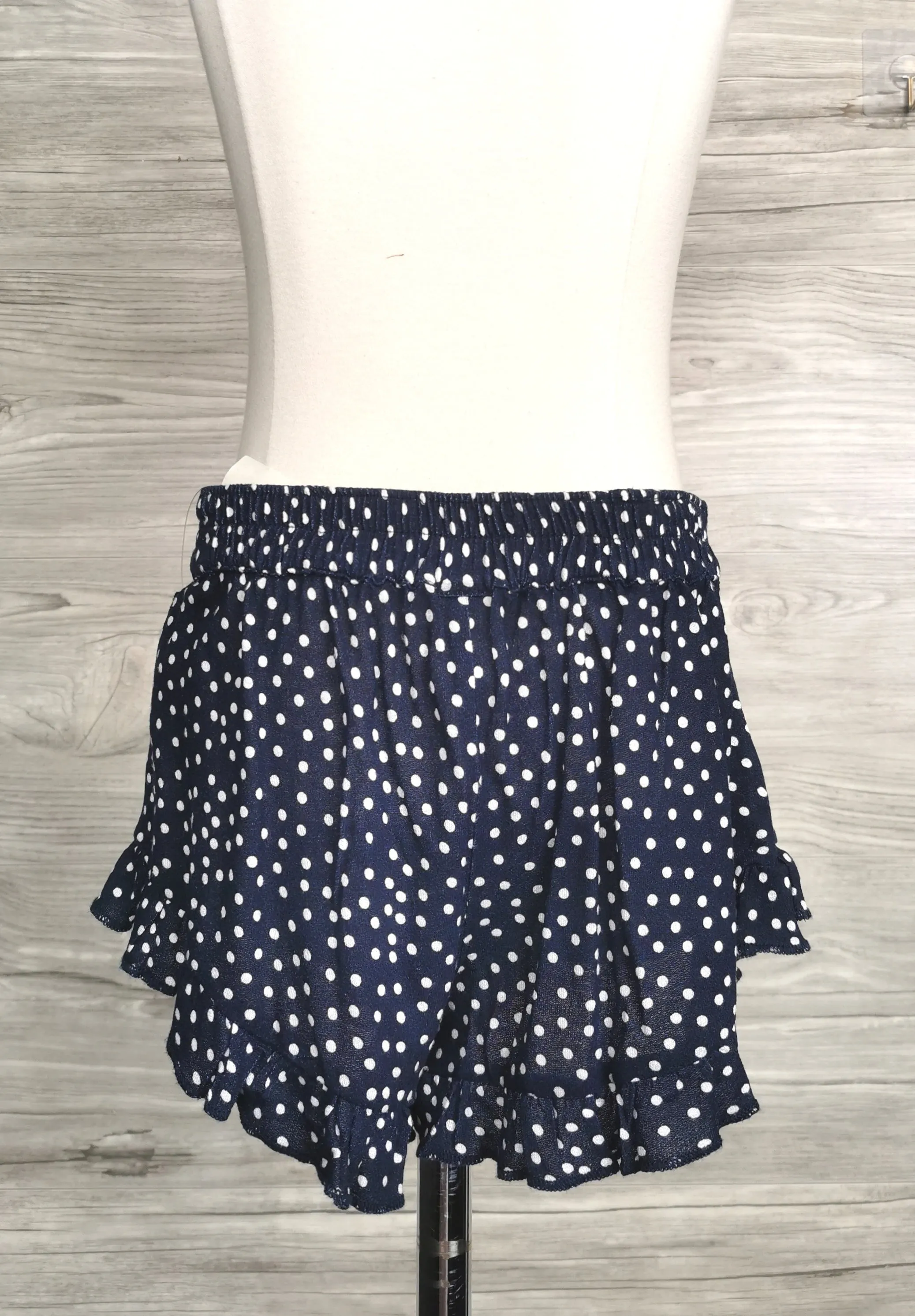 GIRL SIZE(S) 5 & 6 YEARS - TUCKER   TATE, Polkadot Ruffled Short / Skirt NWT B51