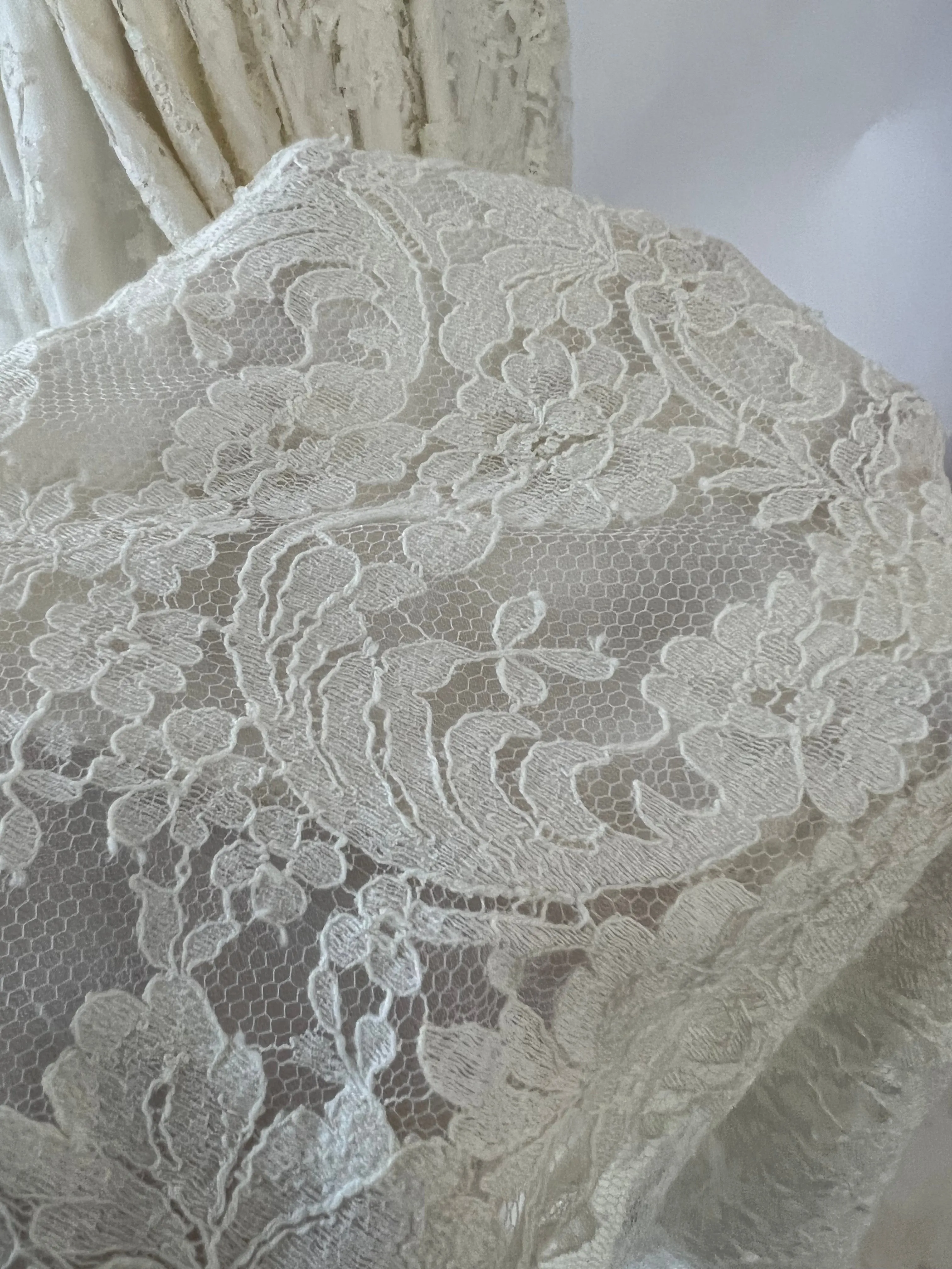 Incredible 2012 Alexander McQueen Ivory Lace Corseted Wedding Dress w High Front and Trained Back