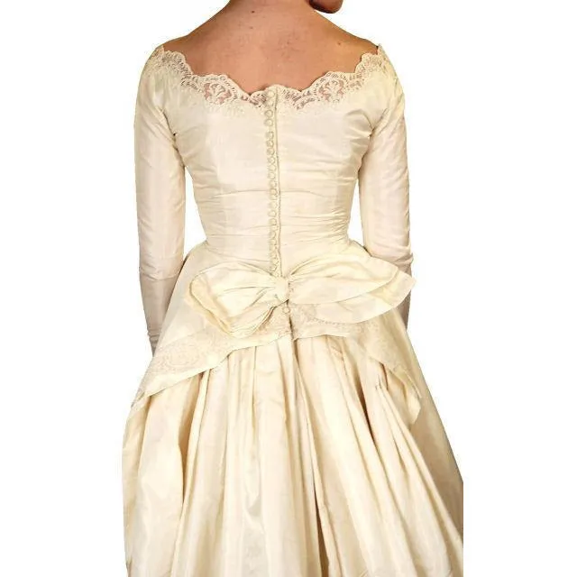 Vintage Ivory Silk Wedding Gown & Wax Look Headpiece- Veil 1949 Small