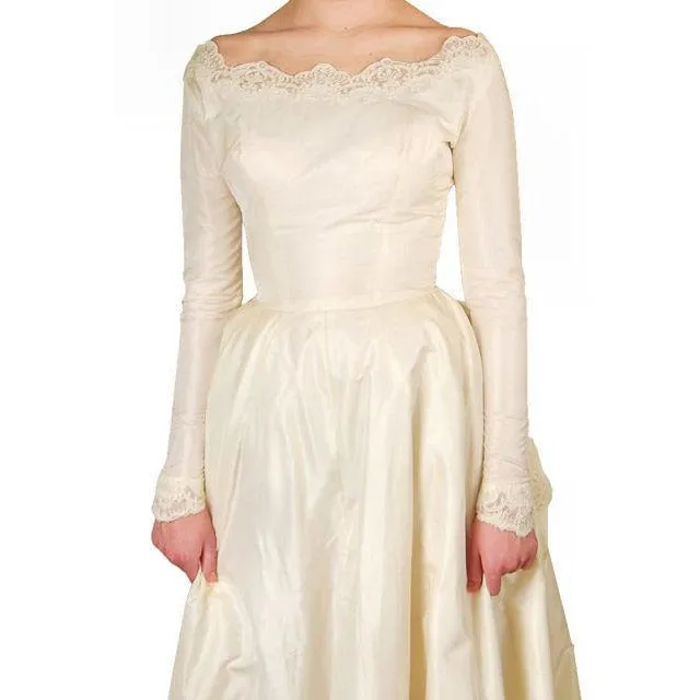Vintage Ivory Silk Wedding Gown & Wax Look Headpiece- Veil 1949 Small